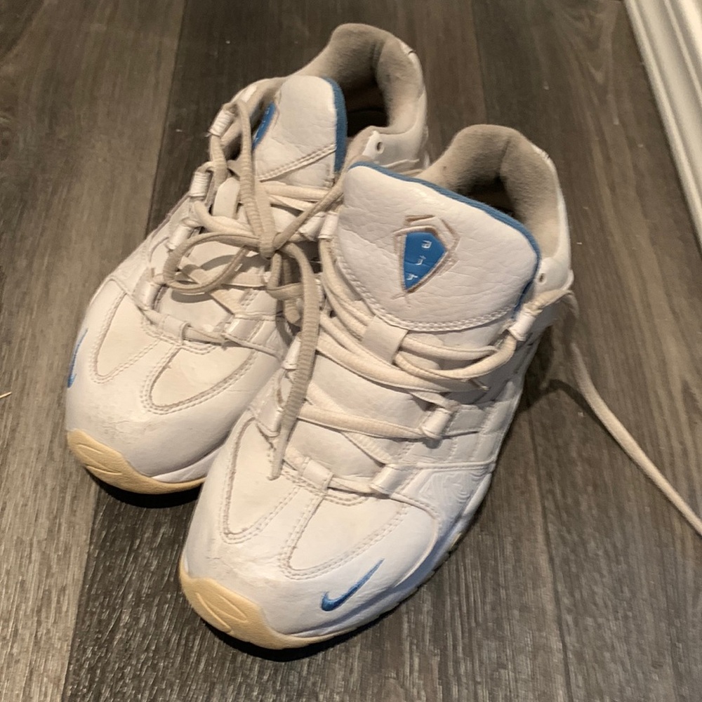 Nike Air court shoes size 7.5